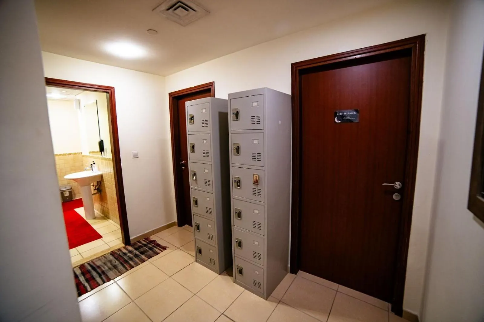 Lunar Hostel - Jbr Dubai 0*,