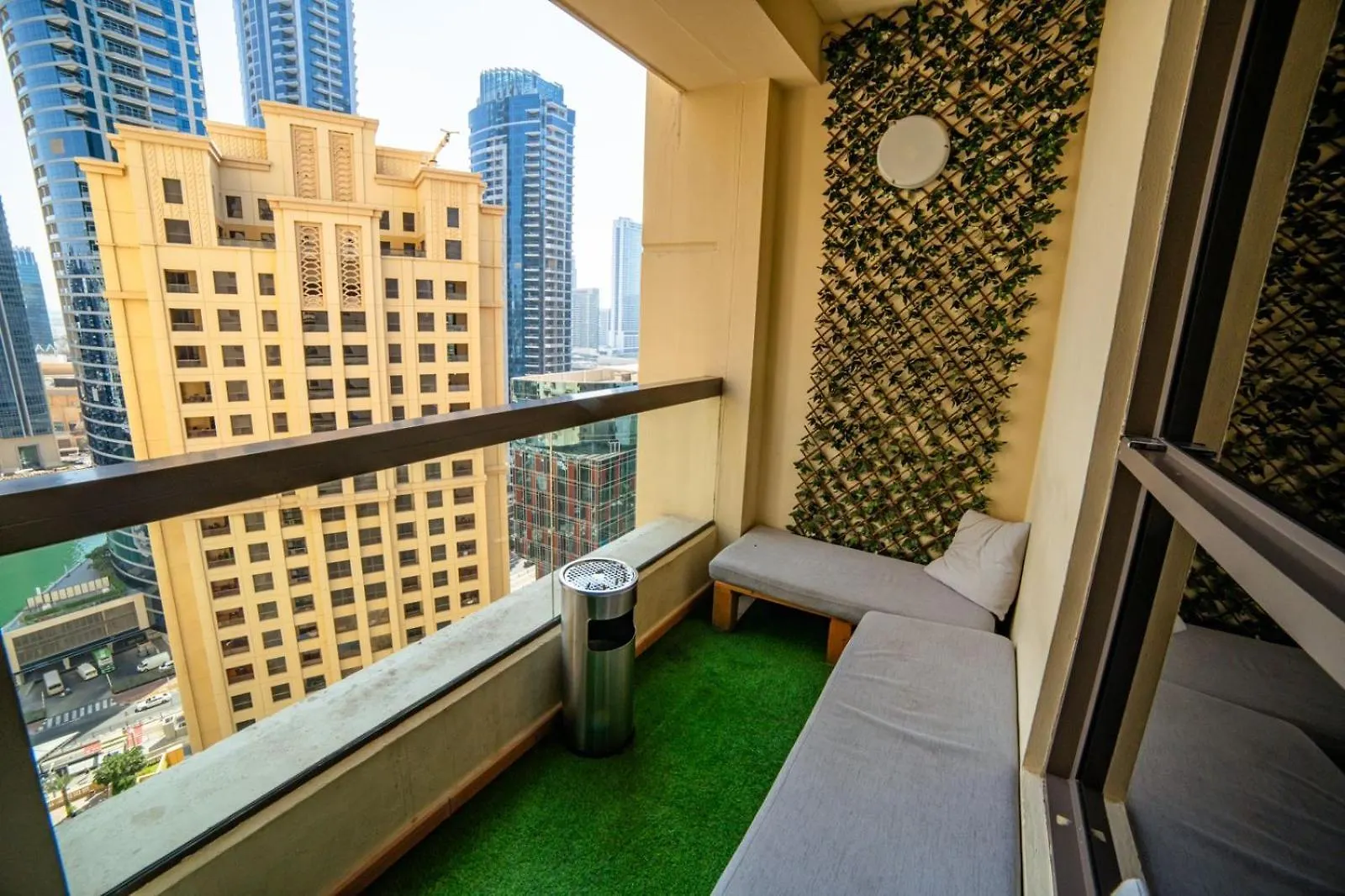 Pansiyon Lunar Hostel - Jbr Dubai