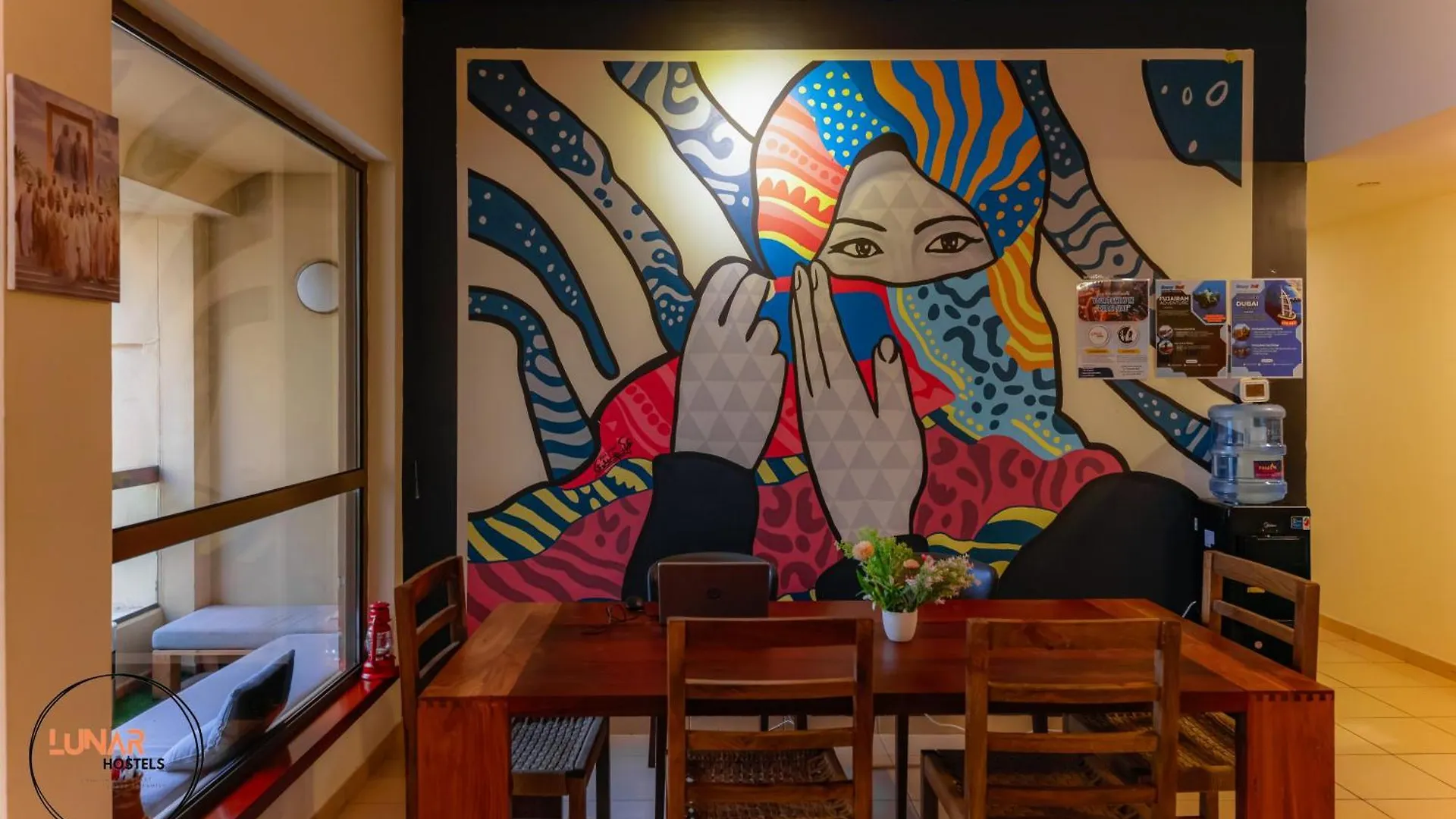 Lunar Hostel - Jbr Dubai