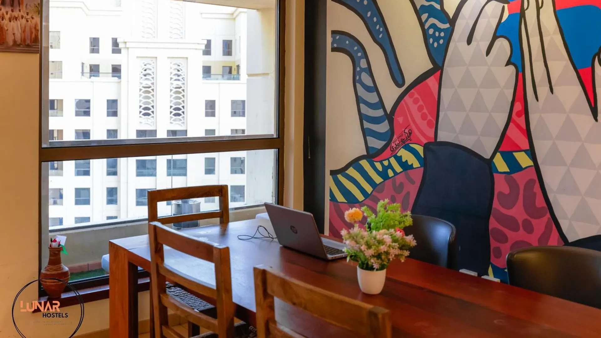 Lunar Hostel - Jbr Dubai